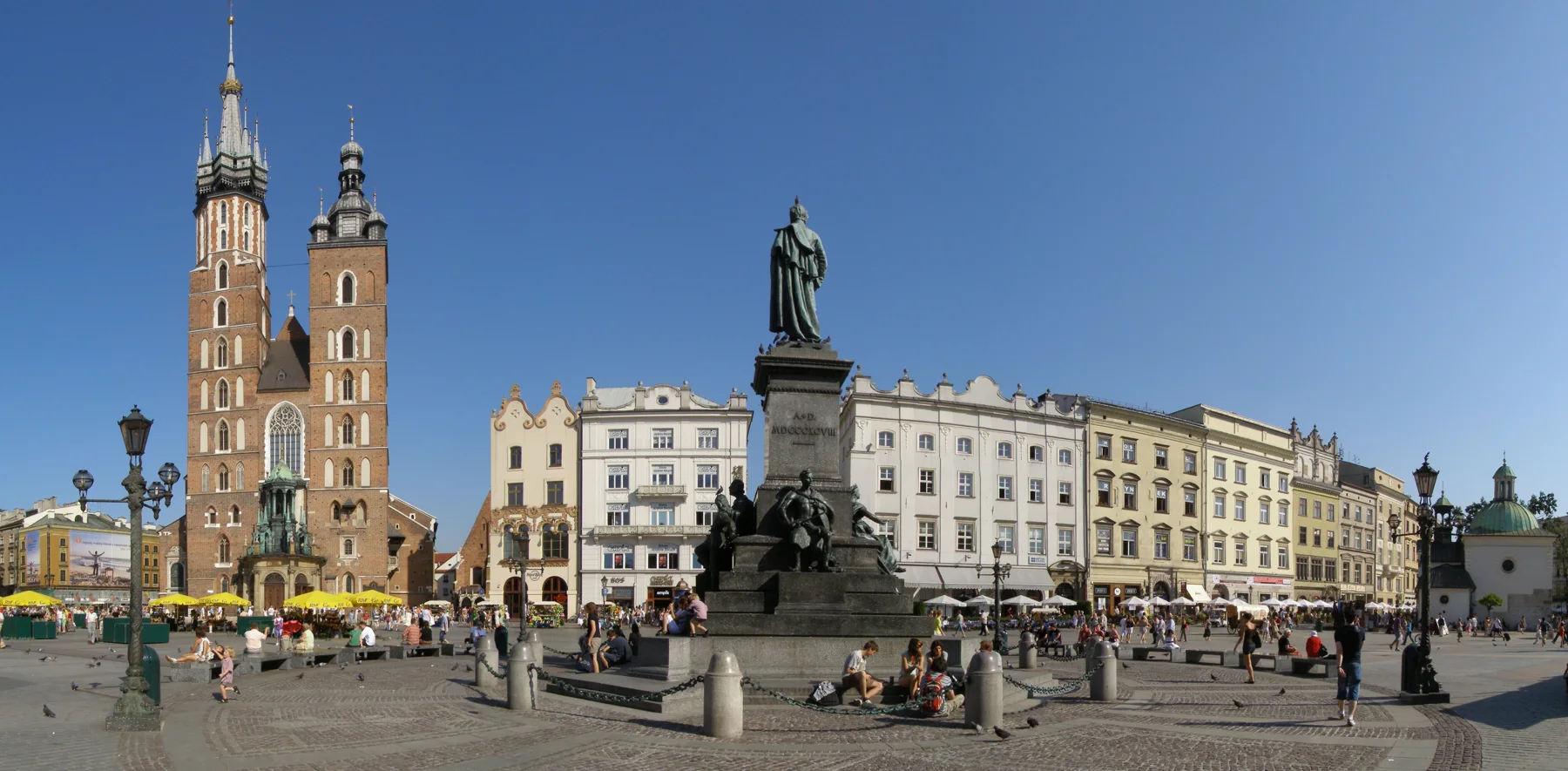 Daylight over the main square and St. Mary’s Basilica in Kraków